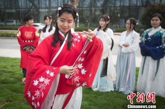 南京大报恩寺：汉服美女重现三千年上巳女儿节祭礼